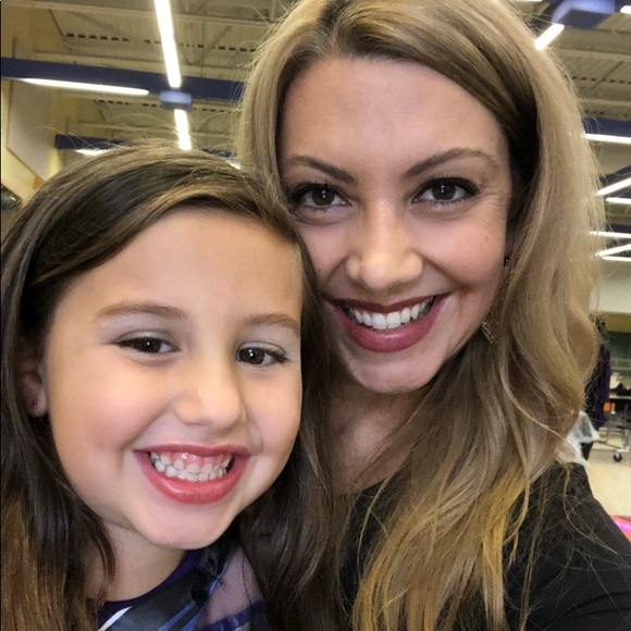 Meet your Posher, Jen - Picture 1 of 5